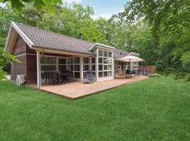 Rubinsøen Skovhuse，位于海斯勒的酒店