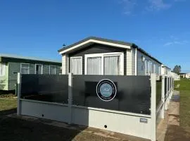 Sunnymede - B9 hot tub, ramped veranda located at Fantasy Island