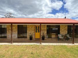 Seven Mile Beach House - 5 minutes to the Airport