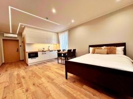 Cozy Apartments Jurmala，位于尤尔马拉的带停车场的酒店