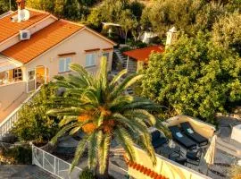 Exquisite Villa with Heated Pool, Sauna, Breathtaking Landscape & Panoramic Views in Banjol