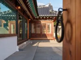 Exclusive House Hanok Stay 'Soo Hanok'