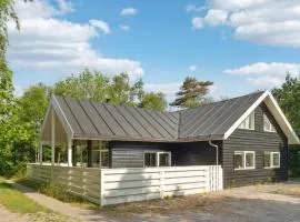 3 Bedroom Cozy Home In Grenaa