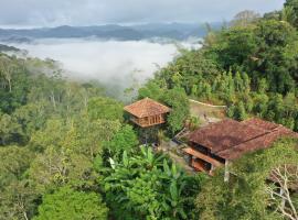 Spice Forest Plantation Homestay, Thekkady，位于Vandiperiyār的乡间豪华旅馆