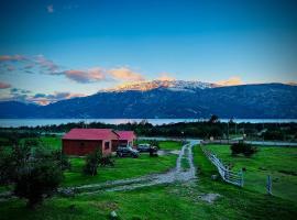 Caba&ntilde;as Piedra de Condores，位于Bah&iacute;a Murta的住宿