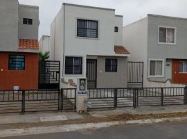 Casa Adobe clima total Starlink zona Aeropuerto，位于Pesquería的酒店