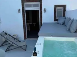 Nostos Central Cave House with jacuzzi