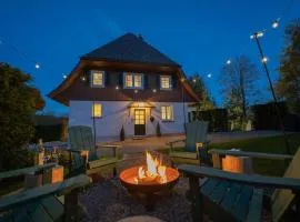 Exklusives Ferienhaus am Waldrand mit Whirlpool und Sauna