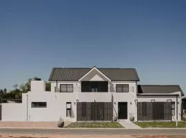 Albatross Lodge - Silwerstrand Golf and River Estate