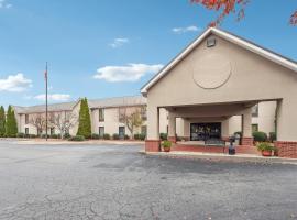Quality Inn & Suites，位于道森维尔的酒店