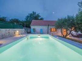 Two-Bedroom Holiday Home In Jagodnja Gornja