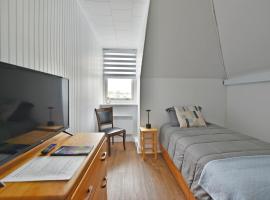 Chambre 301 de l'hôtel Victoria confortable et moderne，位于Saint-Pascal的酒店