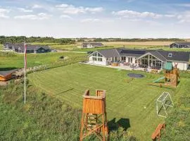 9 Bedroom Beautiful Home In Spøttrup