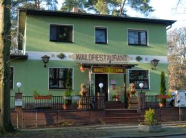 Waldrestaurant & Hotel，位于朗斯多夫的家庭/亲子酒店