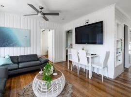Orton Blue- Beachside getaway for 4, Pets welcome, Aircon, Park and walk to everything!，位于格罗夫海洋的宠物友好酒店