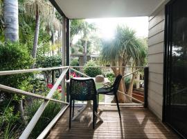 Highway 1 Holiday & Lifestyle Park，位于Bolivar的酒店