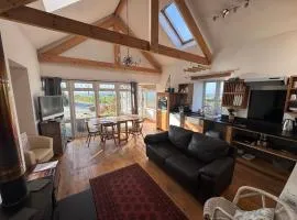 Trevillick Barn 2 bed sleeps 2 plus sofa bed