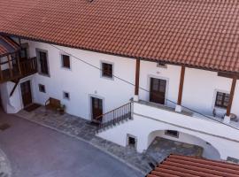 Wellba Homestead Planina，位于阿伊多夫什契纳的带停车场的酒店