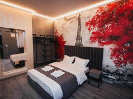 City Boutique Hotel Reghin，位于雷京的公寓式酒店
