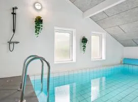 4 Bedroom Cozy Home In Brovst