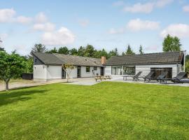 Nice Home In Ebeltoft With Wifi，位于埃贝尔托夫特的酒店