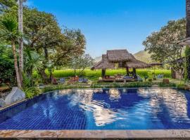 Buzzas @ Pai Chan，位于拜县的带泳池的酒店