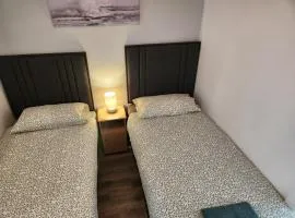 Dublin Deluxe Twin or king bed Studio Near Airport & City