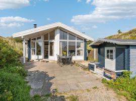 Beautiful Home In Ringkøbing With House A Panoramic View，位于灵克宾的酒店