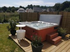 La Régate du Plaisir- Jacuzzi privé, Plage à 900m，位于乌尔加特的酒店