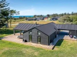 Stunning Home In Hjørring With Wifi