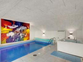 Pet Friendly Home In Vils With Sauna，位于Vils的带泳池的酒店