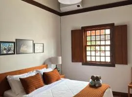 Alto Padrão-Casa Matutina Colonial-Relaxe e curta tudo a pé!