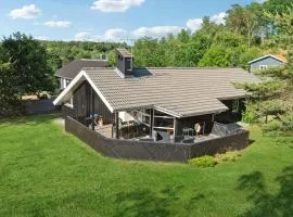 Stunning Home In Ebeltoft With Kitchen