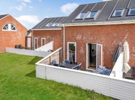 Lejlighed 193，位于罗莫柯克比的带泳池的酒店