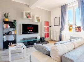 Luxury Apartment next to the Francescana，位于摩德纳的酒店