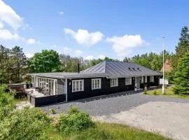 Eight-Bedroom Holiday Home In Norre Nebel