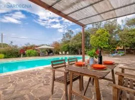 Villa Melograno with exclusive swimming pool surrounded by greenery