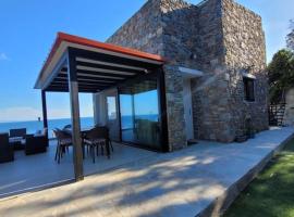 La Mer Villa - Entire Cottage，位于普洛马里翁的酒店