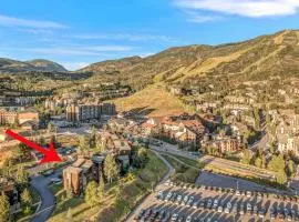 The West 3324 Updated 2 Bedroom Plus Loft with Easy Walk to Gondolas, Views, Amenities