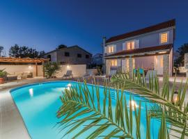 Two-Bedroom Holiday Home In Privlaka-Sabunike，位于宁的酒店