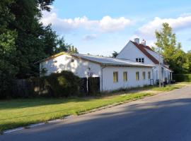 Healthy spot in nature near Copenhagen，位于霍尔特的酒店