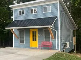 Cottage close it the Lake