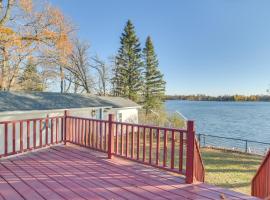 Pet-Friendly Cabin on Star Lake Fire Pit and Grill!，位于Dent的酒店