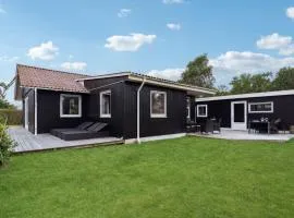 Stunning Home In Ålbæk With Kitchen