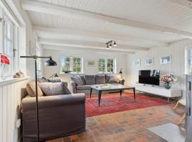 Lovely Home In Ringkøbing With Wifi，位于森讷维的酒店