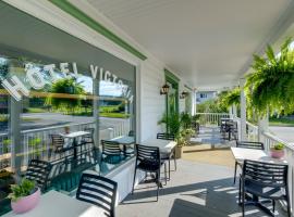 Chambre 303 de l'hôtel Victoria confortable et moderne，位于Saint-Pascal的酒店