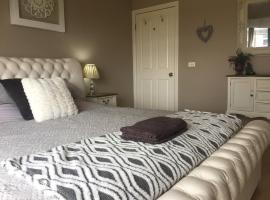Private Bedroom in Modern Farm Homestead，位于Tallarook的酒店