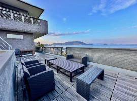 GARDENIA Ocean Front Tsuda，位于Tsuruwa的酒店