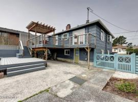 3 Bedroom Pet Friendly Cottage - 5 blocks to beach，位于西塞德的木屋