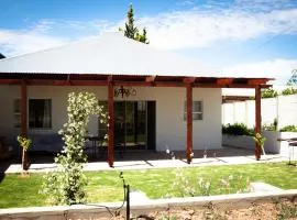 Rooikraal Hamlet Village Cottage